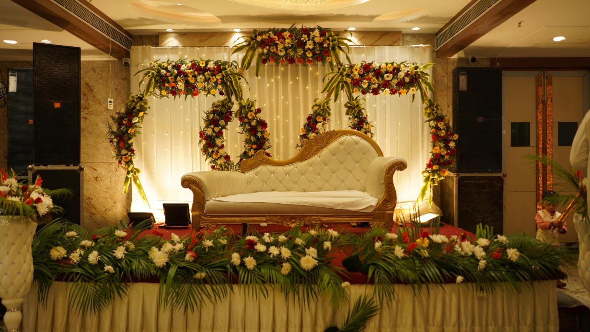 Hotel Silver Pearl Alīgarh エクステリア 写真