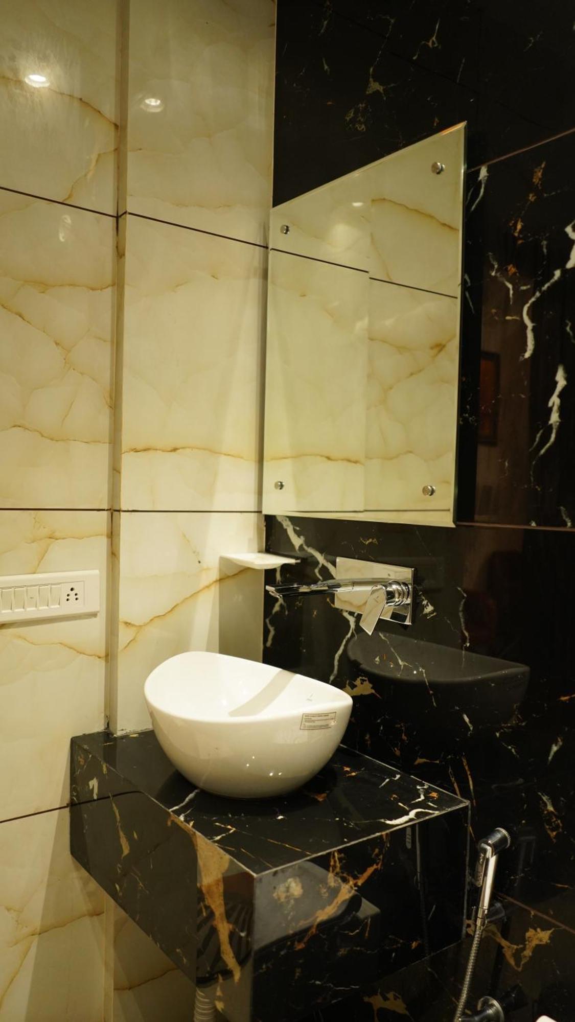 Hotel Silver Pearl Alīgarh エクステリア 写真