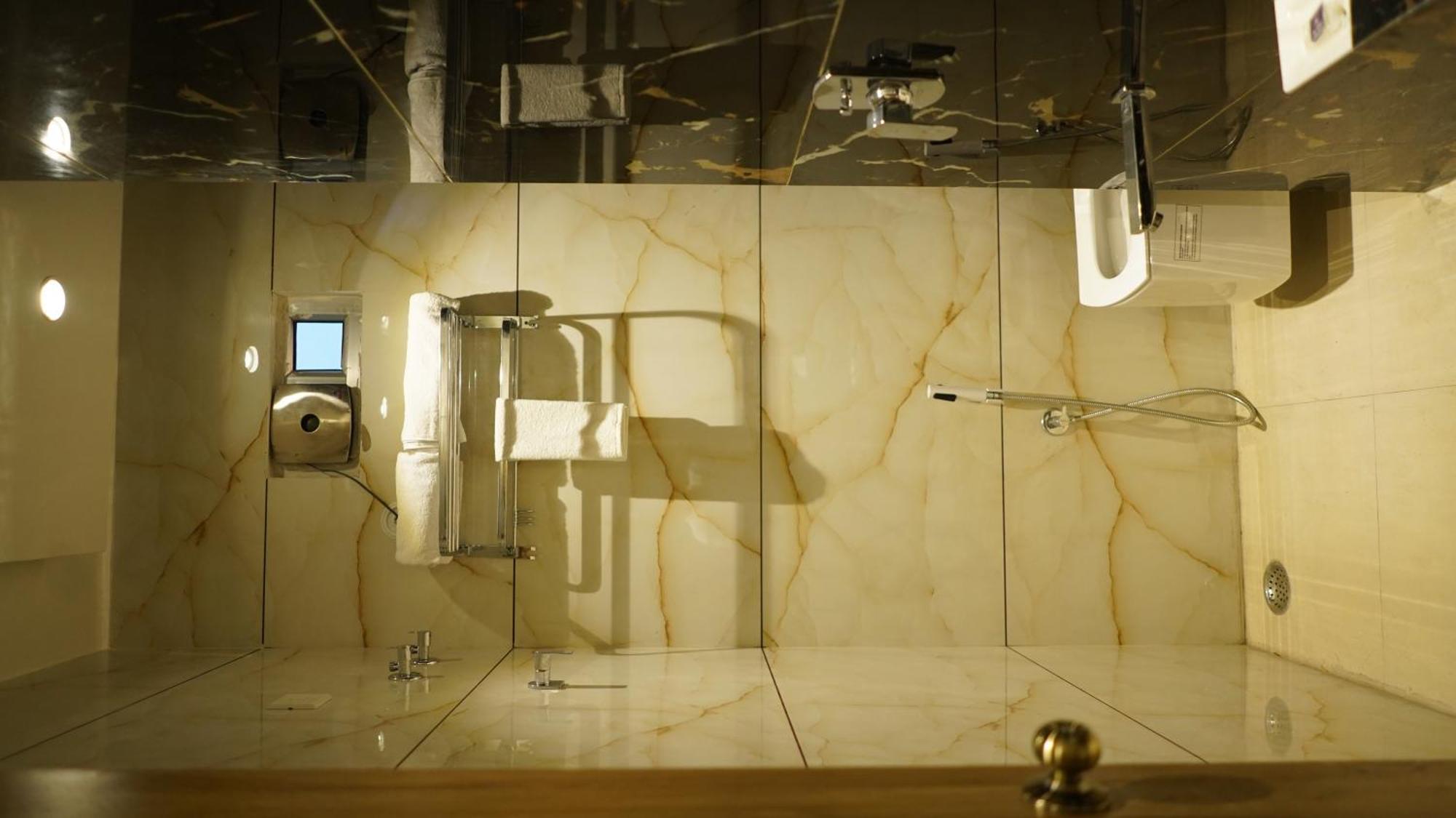 Hotel Silver Pearl Alīgarh エクステリア 写真