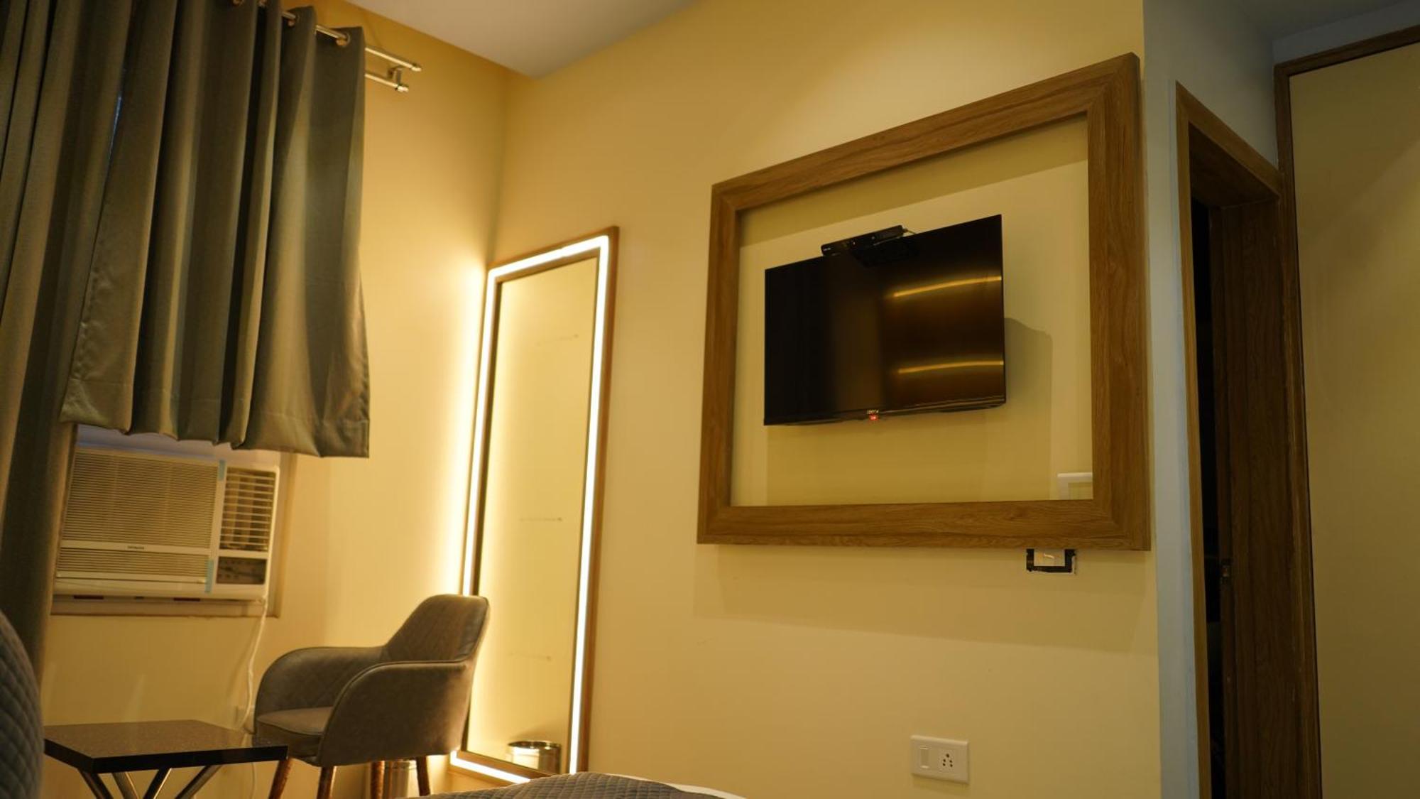 Hotel Silver Pearl Alīgarh エクステリア 写真