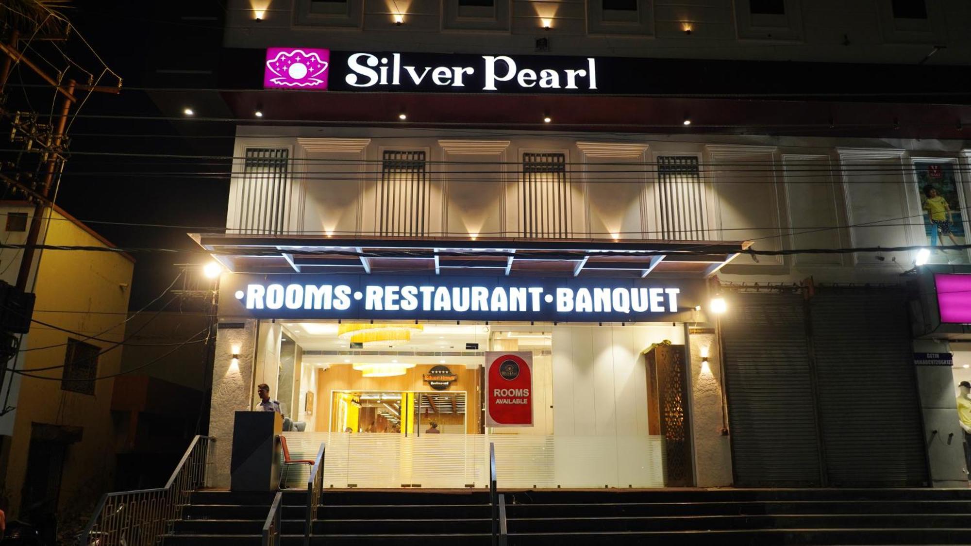 Hotel Silver Pearl Alīgarh エクステリア 写真